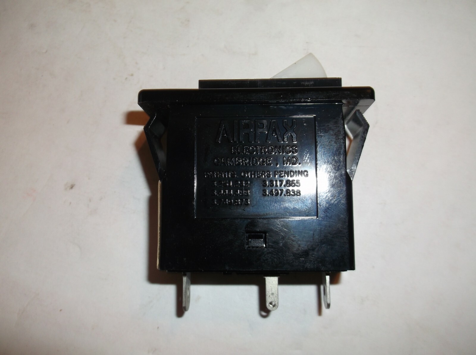 AIRPAX ON / OFF BREAKER Toggle SWITCH 5 T.AMP 203-2-3907-4 for sale ...