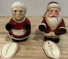 NEW TII Collections Winter Christmas Mr & Mrs Claus Salt Pepper Shaker Ceramic