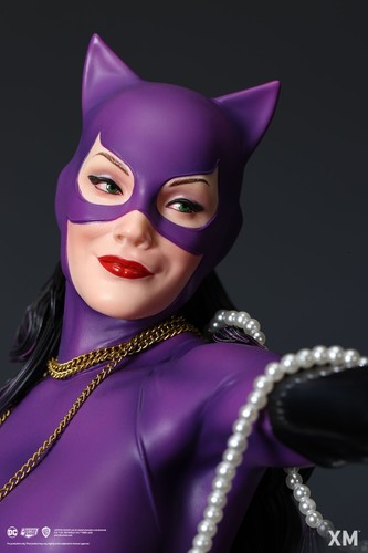XM Studios Catwoman Classic 1/6 Scale Statue - Picture 7 of 23