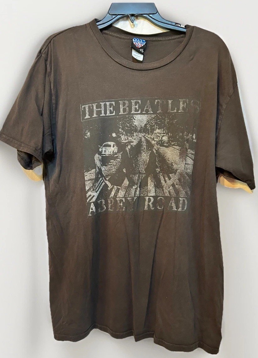 Distressed JUNK FOOD loves The BEATLES T-Shirt ABBEY ROAD Size Large