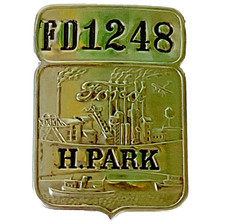 Vintage Metal Early Highland Park Ford Motor Company Employee Badge 1.5"
