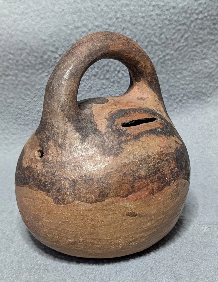 Banco de dinero de cerámica de arcilla hecho a mano de colección tarro arte popular primitivo con mango Foto 2 de 4