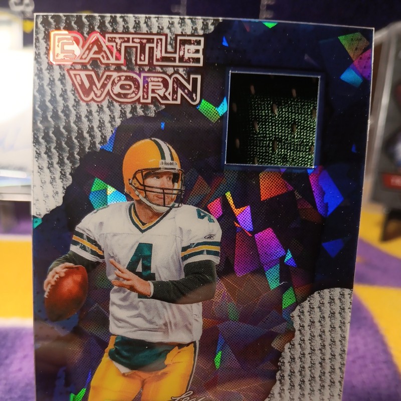 Brett Favre 25 Leaf Optichrome Battle Worn Patch 1/3 Packers green Cracked Ice 