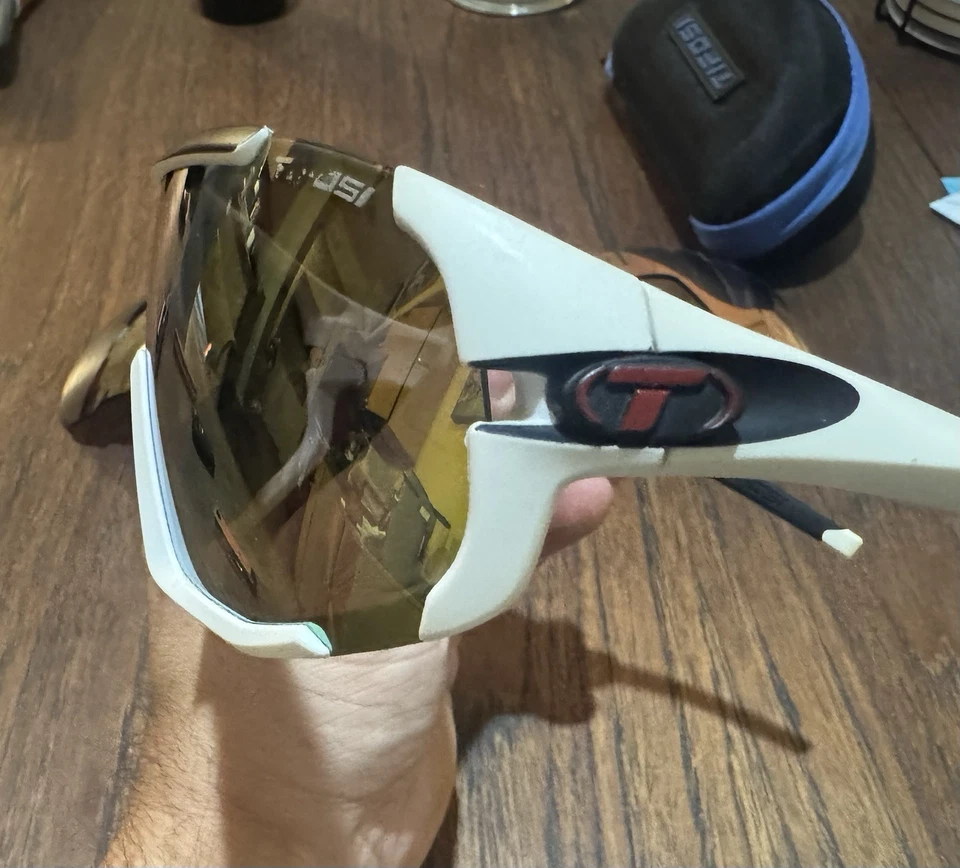 Óculos intercambiáveis Tifosi Sledge Clarion vermelho Fototec com lentes/caixa extras - Imagem 3 de 4