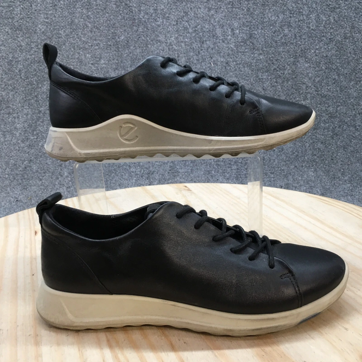 Flexure runner top