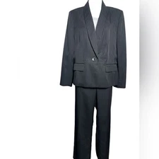 NWT Suit Studio suit size 14 classic black pant suit with beige pinstripes