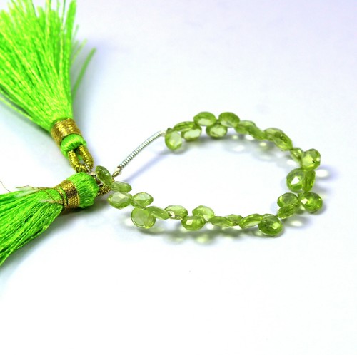 12,5 Karat 5 bis 5,5 mm natürlich facettiert grün Peridot Herzform Schnitt 3,5 Zoll Perlen - Bild 5 von 6