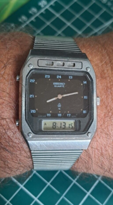 80s Vintage Seiko quarts watch スクエアデイデイト RARE Vintage (01-1981) Seiko H249-5080 DIGI-ANA Watch Japan A