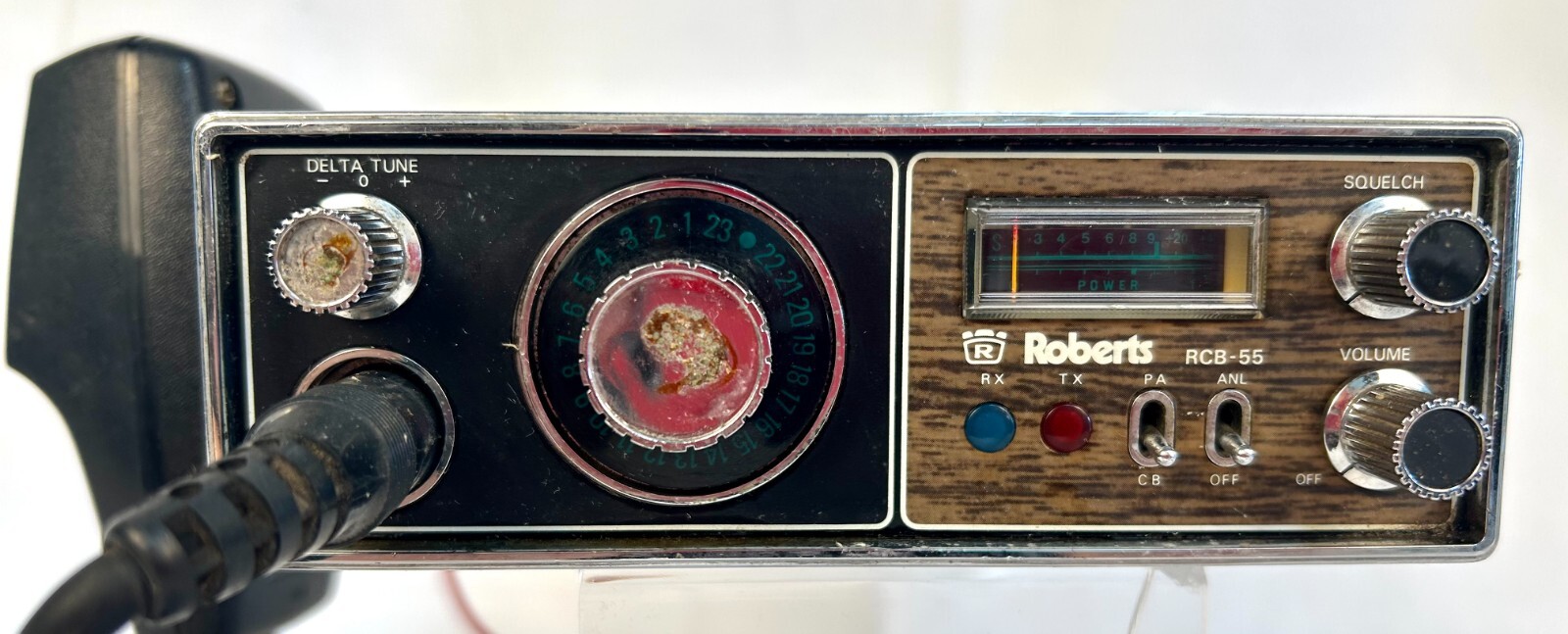 Vintage Roberts RCB55 CB Radio Transceiver Japan, w/ Mic Woodgrain