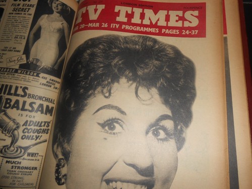 Binder Containing 13 Issues of TV Times London 1960 issues 218-230 Volume 18 L - Picture 3 of 4