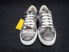 NEW Women's Valentino Fresia Italian Leather Sneakers US7 Gray SS82