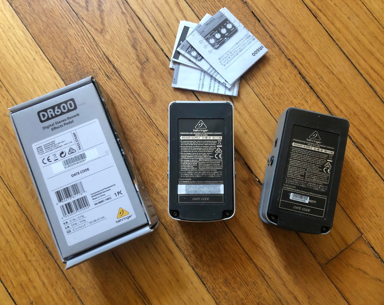 2 pedals, Behringer Reverb RV & Vintage Echo VD400 Delay NICE!