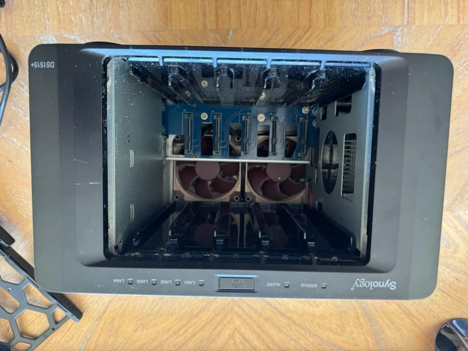 Synology DS1515+ 5-bay NAS 4GB RAM  NO HDDs - Image 3 of 4