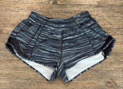 Lululemon Hotty Hot Short Long 2.5'' Low Tide Alpine White Black Womens 2