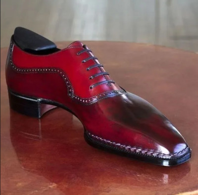 Handgefertigte Partyschuhe aus zweifarbigem handbemaltem Leder mit