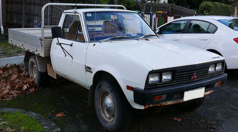 SELLO DE GOMA PARABRISAS TRASERO MITSUBISHI STRADA MIGHTY MAX Dodge ram50 Foto 2 de 4