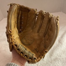 Vintage Wilson 3146 Jim "Catfish" Hunter Signature Baseball Glove RH Throw