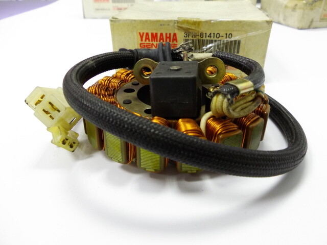 Yamaha FZR400 Stator Assy 1988-1990 NOS FZR 400 Generator