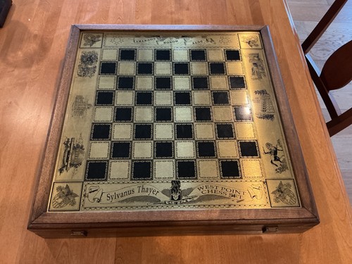 West Point Sylvanus Thayer Chess Set USMA, AOG gift item 1994 - Picture 1 of 11