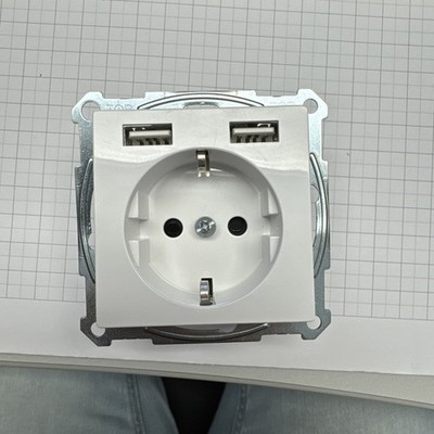 Schneider Electric Merten Schuko-USB-Steckdose MEG2366-0325 aktivweiss