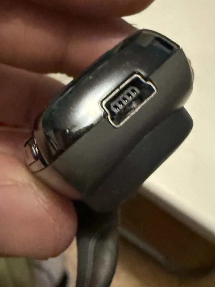 Original Black Motorola H500 Bluetooth Wireless HEADSET , Works Great , No USB C - Image 4 of 4