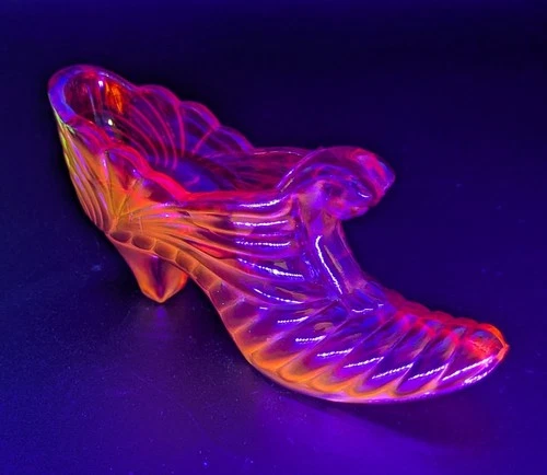 Fenton Cat Head Shoe Iridescent Ruby  Glows