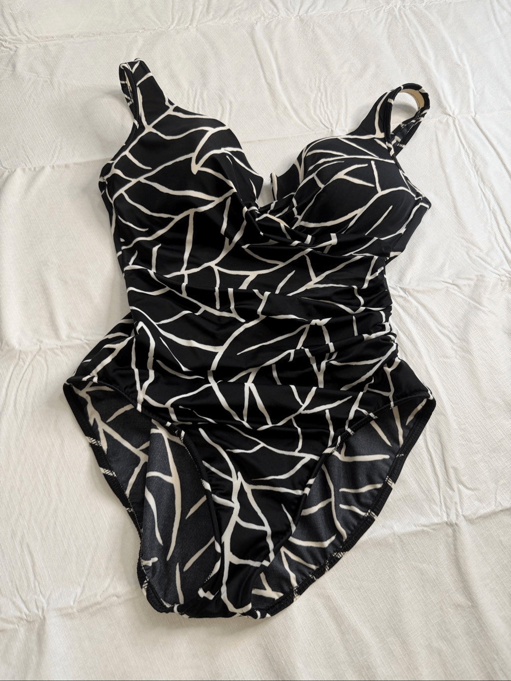 Miraclesuit Black White One Piece Tummy Control Swimsuit One Piece Size 16