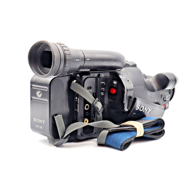 UNTESTED Sony CCD-F401 Video 8 Handycam Camcorder w/ Battery - 401