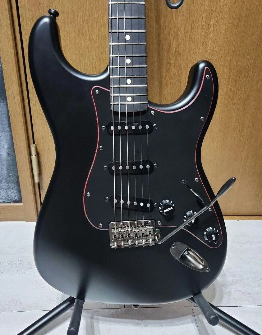 Fender japan noir deals