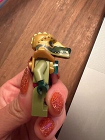 LEGO Minifigure Crominus Torn Cape Chi Armor Chima 70006 70015