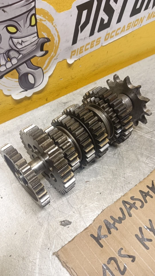 ARBRE DE BOITE DE VITESSE SECONDAIRE KAWASAKI 125 KX 1987 - Photo 2/4