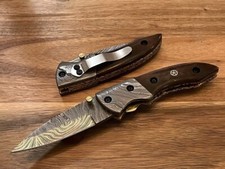 Navaja de bolsillo Buffalo con mango de hueso seco de acero Damasco con clip para cinturón con funda