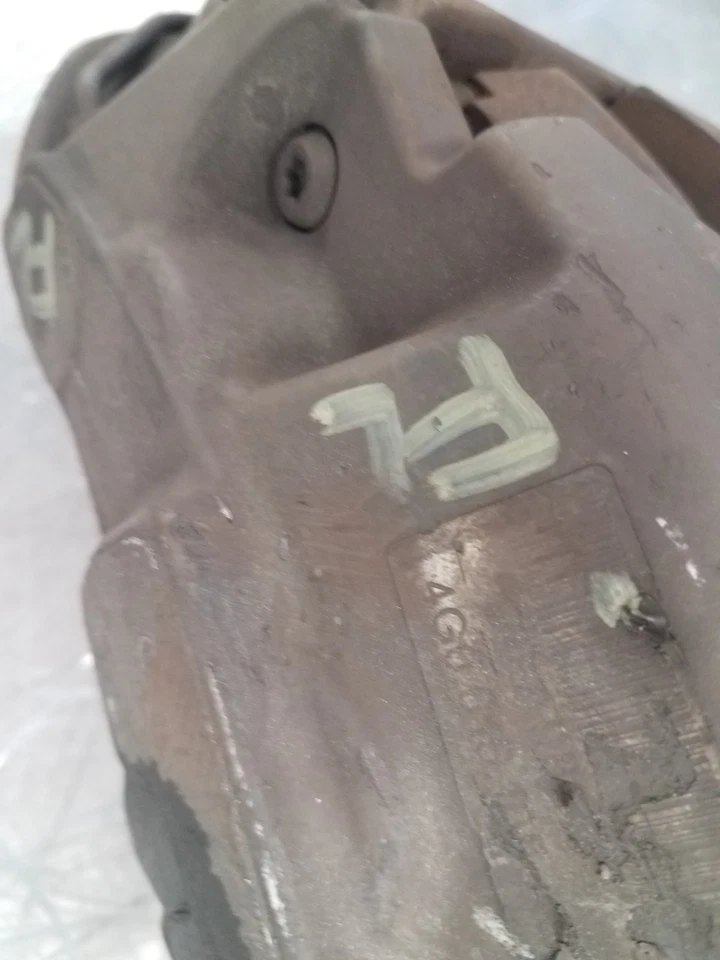 Conjunto de pinça de freio 2014 Audi S6 Quattro C7 #1779 - Imagem 3 de 4