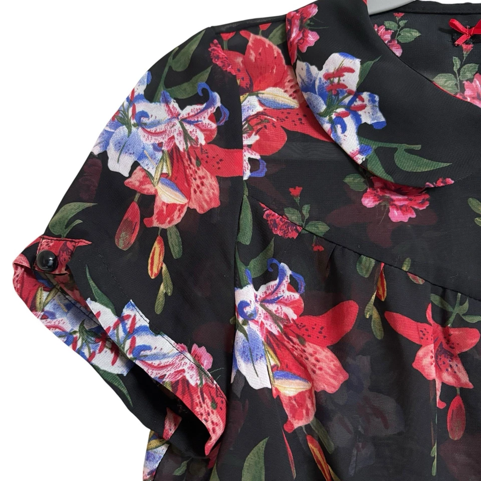 Blusa Top Hell Bunny Talla Extra Pequeña Negra Estampado Floral Manga Corta Abotonada Foto 4 de 4