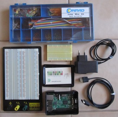 Raspberry Pi 2 Model B V1.1 mit 2 St.Steckplatinen und 1 Steckbrücken Set