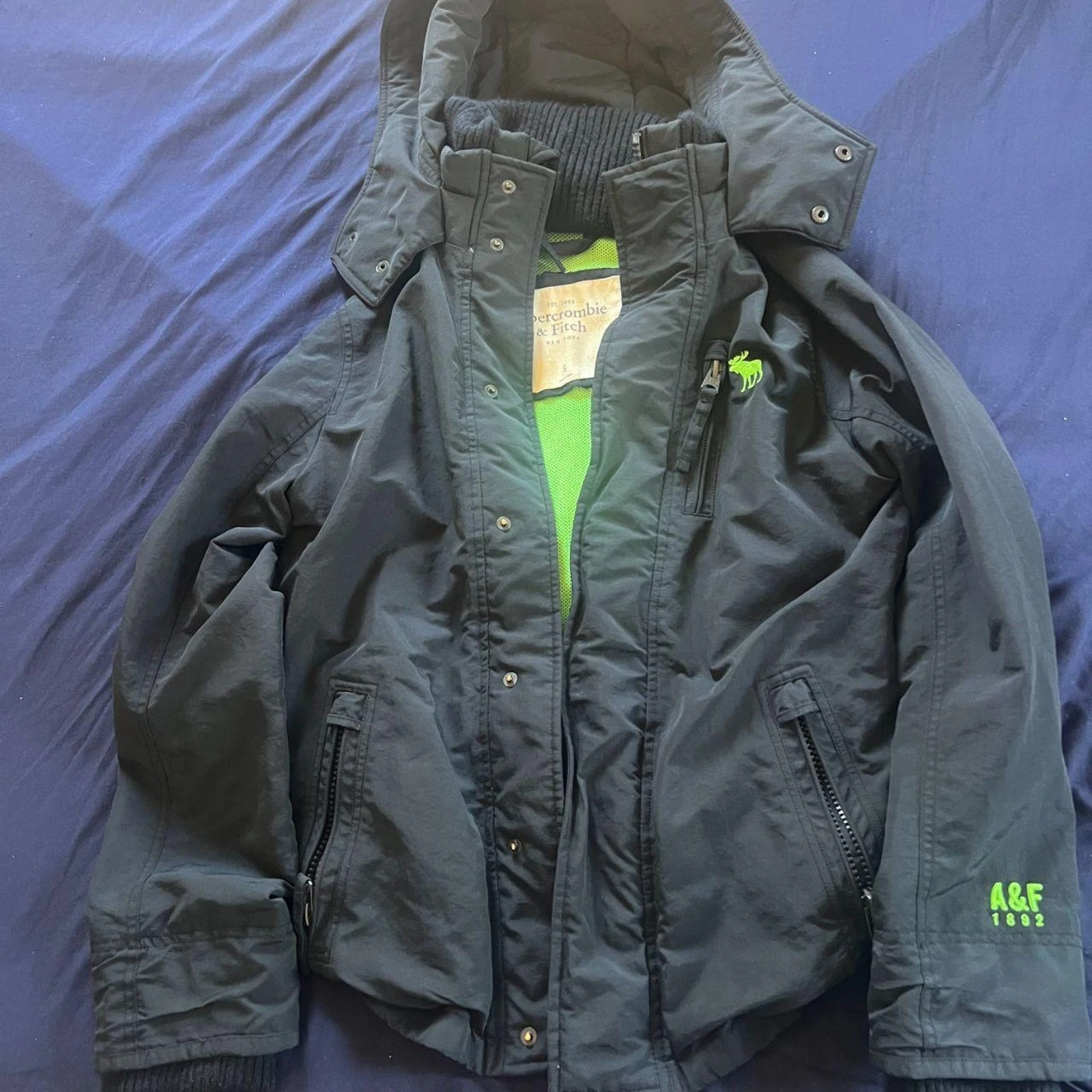 Abercrombie & Fitch Men's Small Navy Hooded Lined Winter Jacket Neon Green Moose - product detail image 2