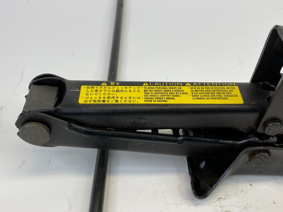 20052011 Toyota Camry Emergency Spare Tire Floor Jack Tool Kit 09111