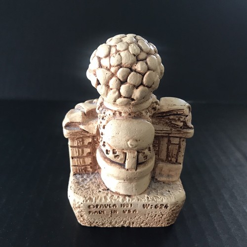 Sillisculpt Figuerine Do Not Straighten Out The Mess On My Desk W624USA Vtg 1981 - Picture 4 of 8