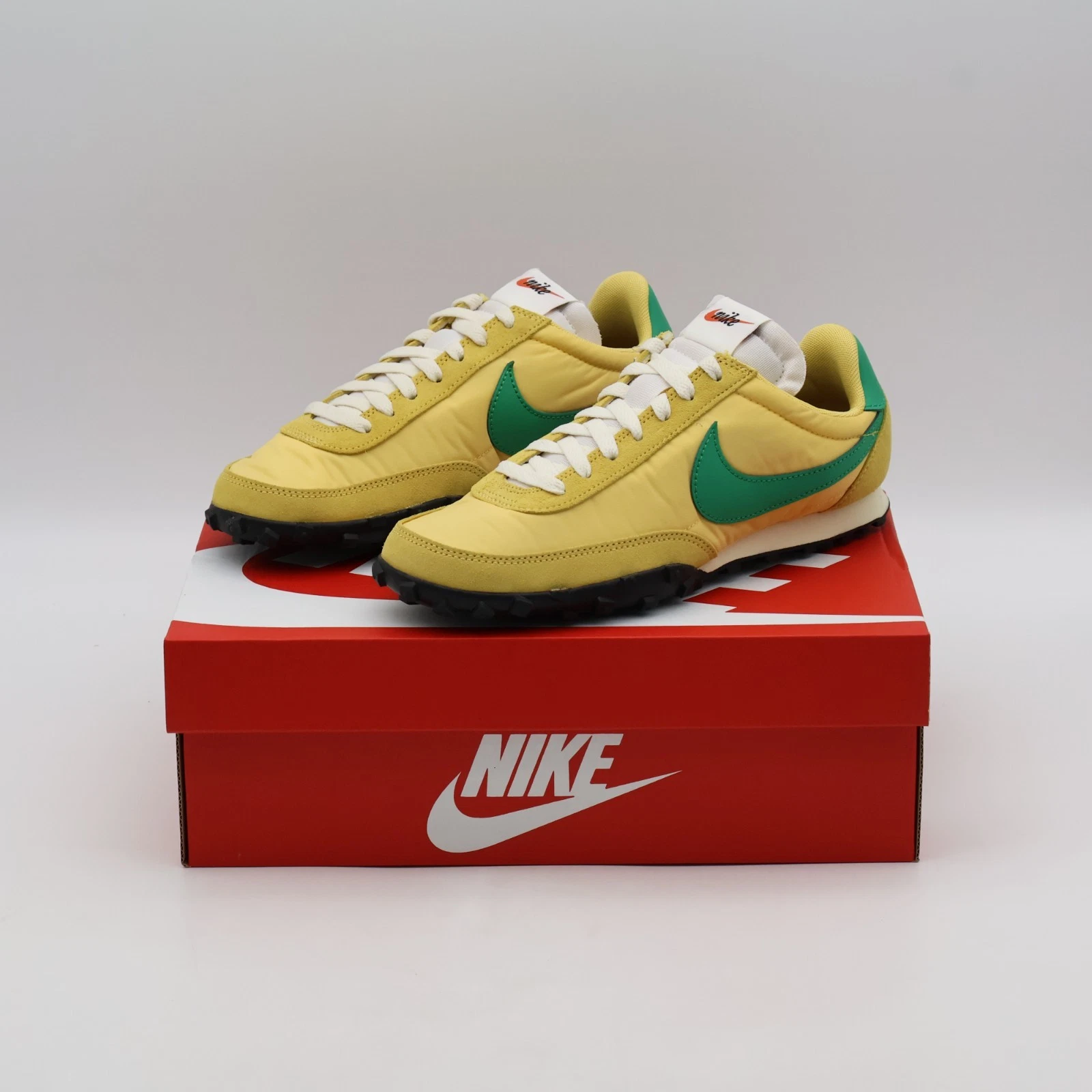 IM8658-700 Nike Waffle Racer Topaz Gold Stadium Green-Sail (Men's)
Opens in a new window or tab