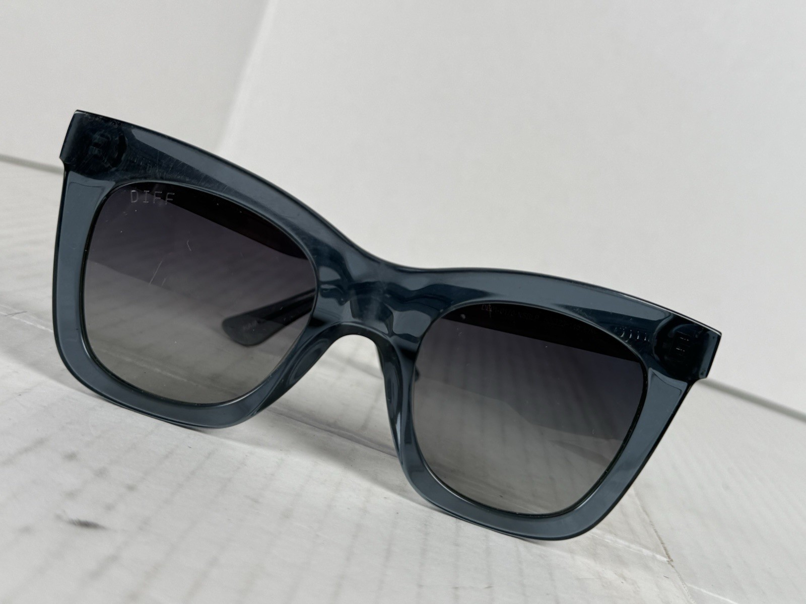 Diff Frames Sunglasses Blue - image 1