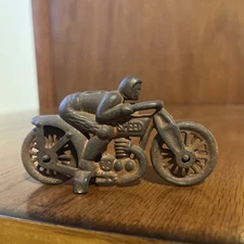 Vintage 1930s Hubley “Speed” Cast Iron Toy Motorcycle – Red Racer