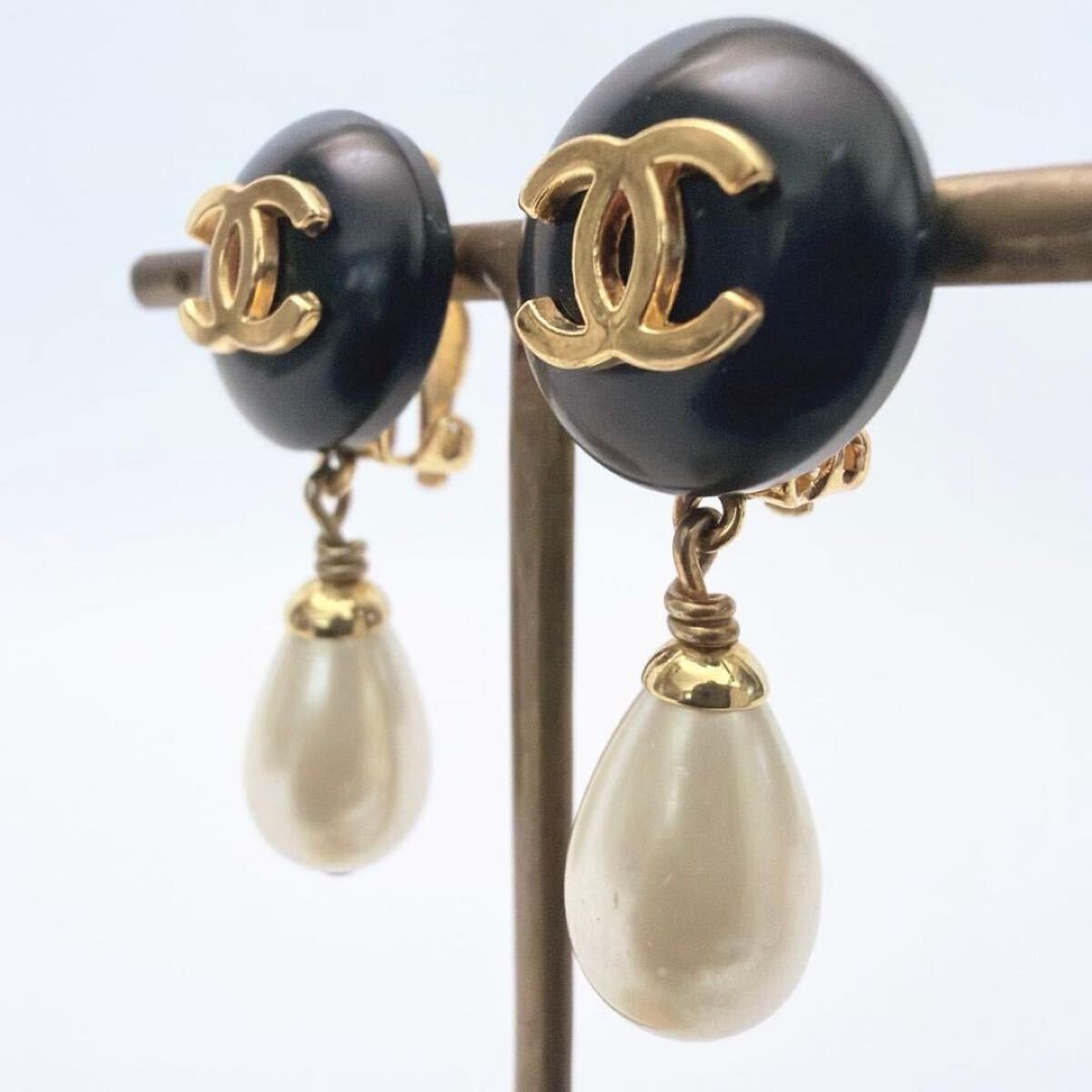 CHANEL Coco Mark Swing Pearl Earrings, 96P, Gold and Black Women's Accessories