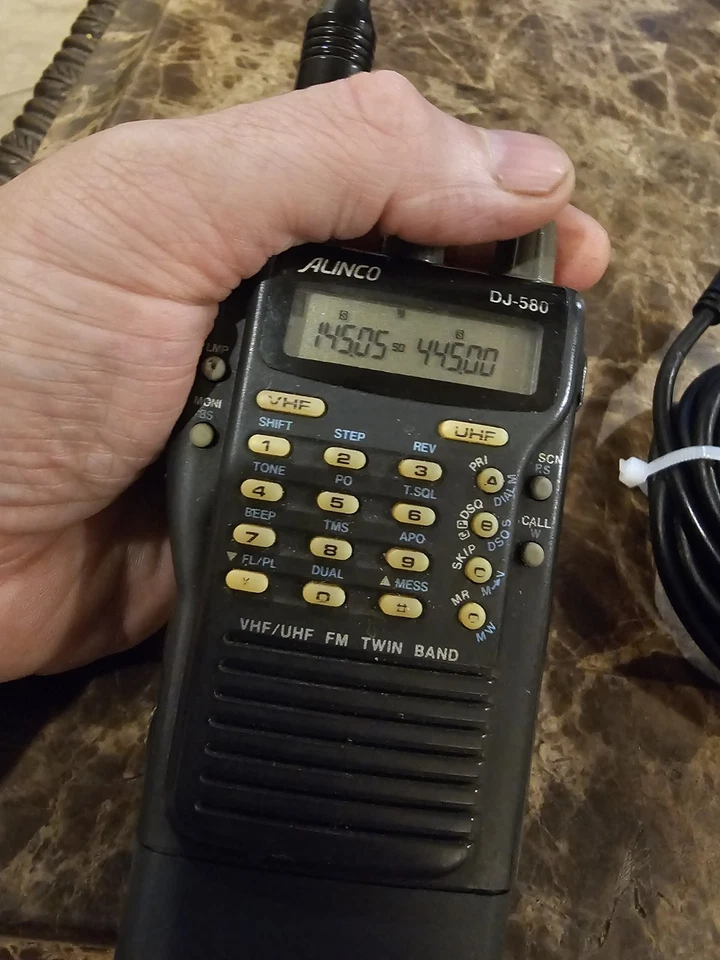 Alinco DJ-580T Dual Band VHF/UHF FM Handheld Radio HT w/2 Antennas - Image 4 of 4