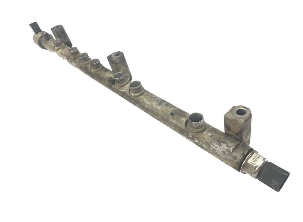 9360780845 0101538228 Fuel Distributor / Fuel Accumulator OM936  