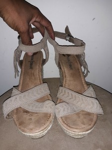 minnetonka wedge heels