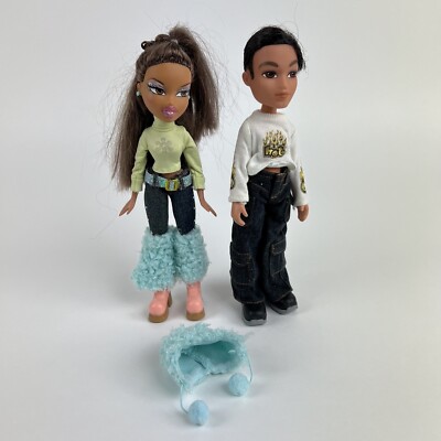 Bratz MGA Fashion Doll Winter Fun Pack Cade Yasmin w/ Clothing Articulated Toy