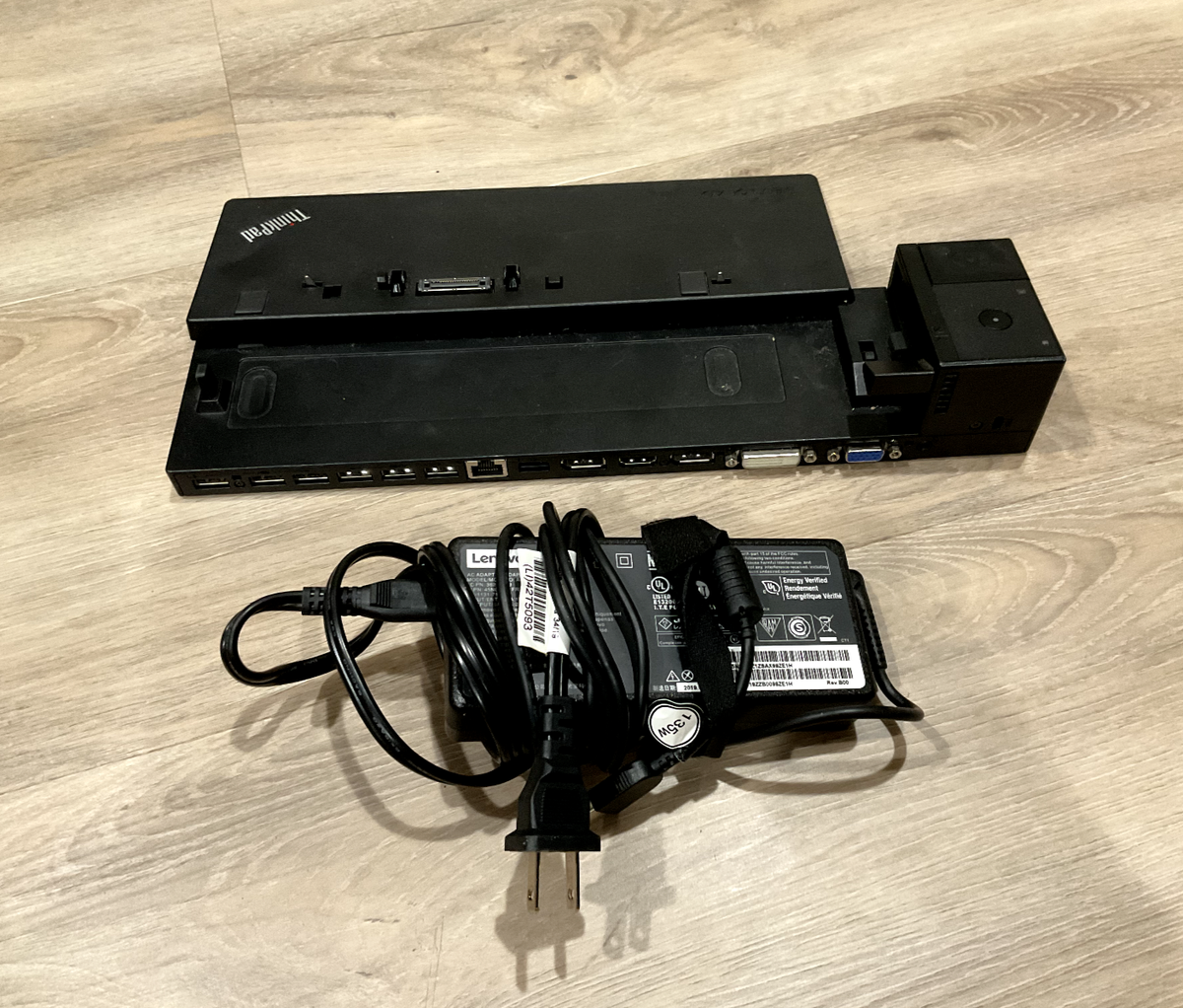 Lenovo Thinkpad T460s i7-6600U 2.6ghz w/ docking station(optional