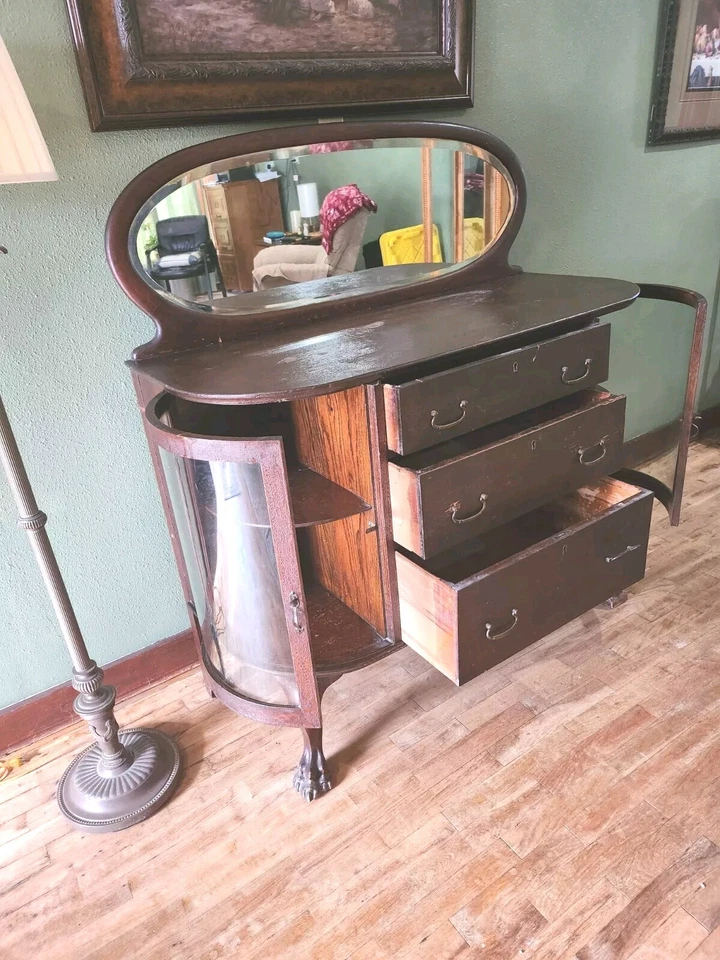 Старинный дубовый буфет — резные ножки с когтями — много места для хранения - Изображение 3 из 4