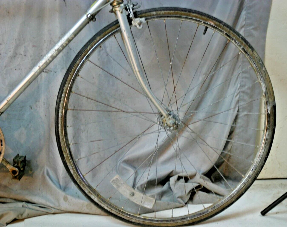 Bicicleta de carretera Schwinn World Sport Touring 1984 54 cm pequeña orejetas acero envío a EE. UU. Foto 3 de 4