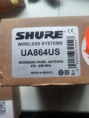 Shure UA864 Wall-Mounted Active Directional Antenna   Factory Sealed Box